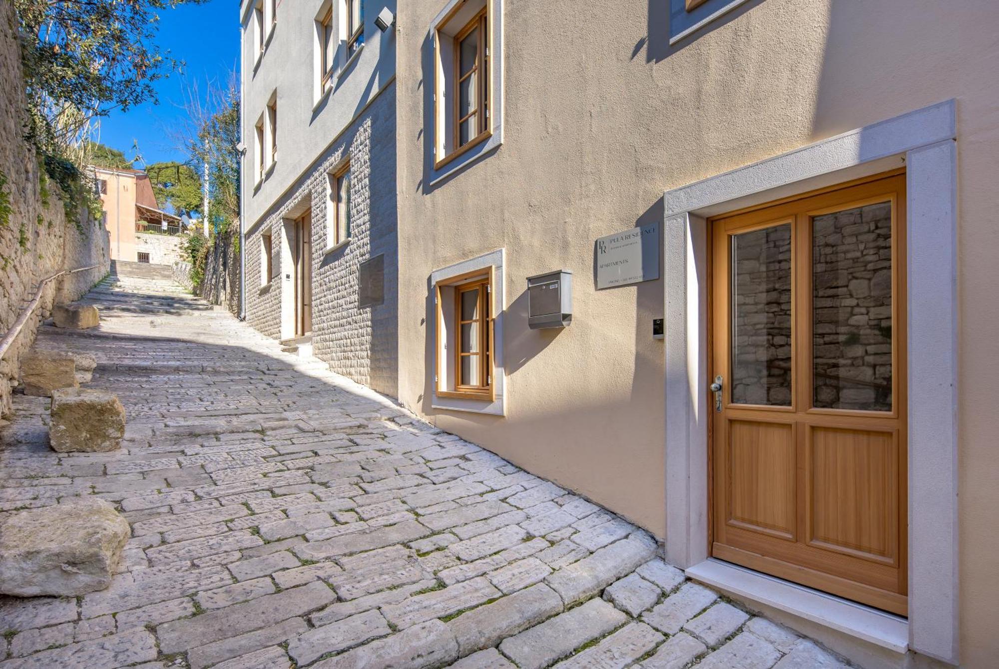Pula Residence Rooms And Apartments Old City Center Esterno foto