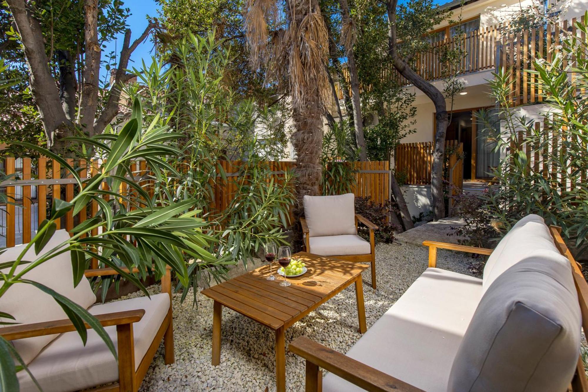 Pula Residence Rooms And Apartments Old City Center Esterno foto