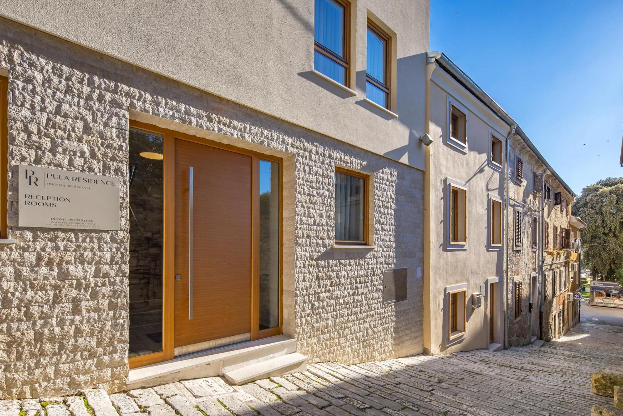 Pula Residence Rooms And Apartments Old City Center Esterno foto