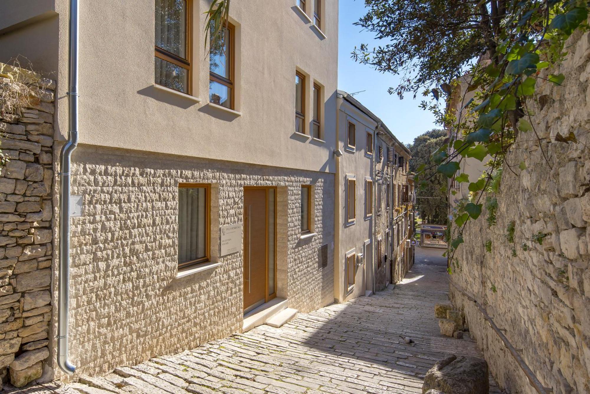 Pula Residence Rooms And Apartments Old City Center Esterno foto