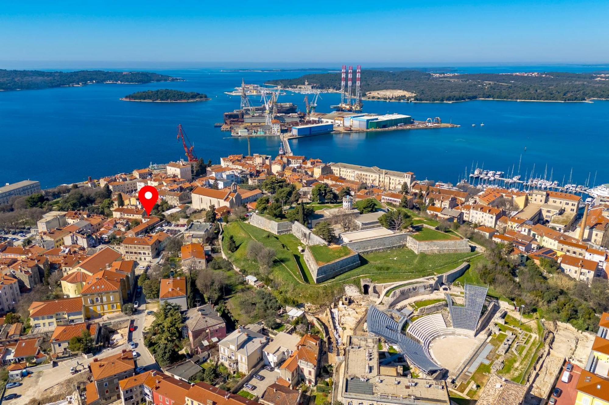 Pula Residence Rooms And Apartments Old City Center Esterno foto