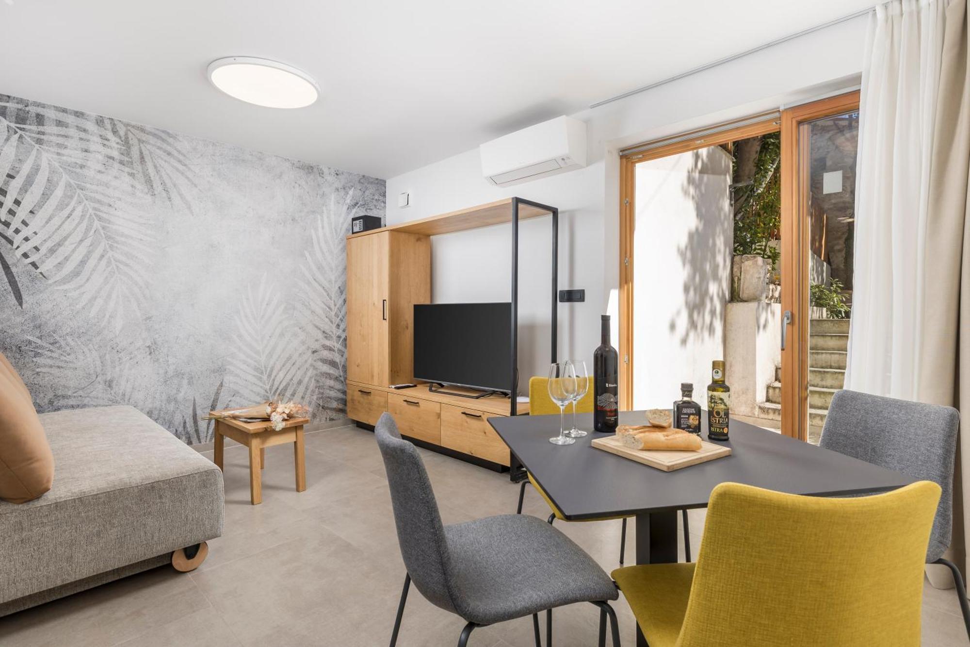 Pula Residence Rooms And Apartments Old City Center Esterno foto