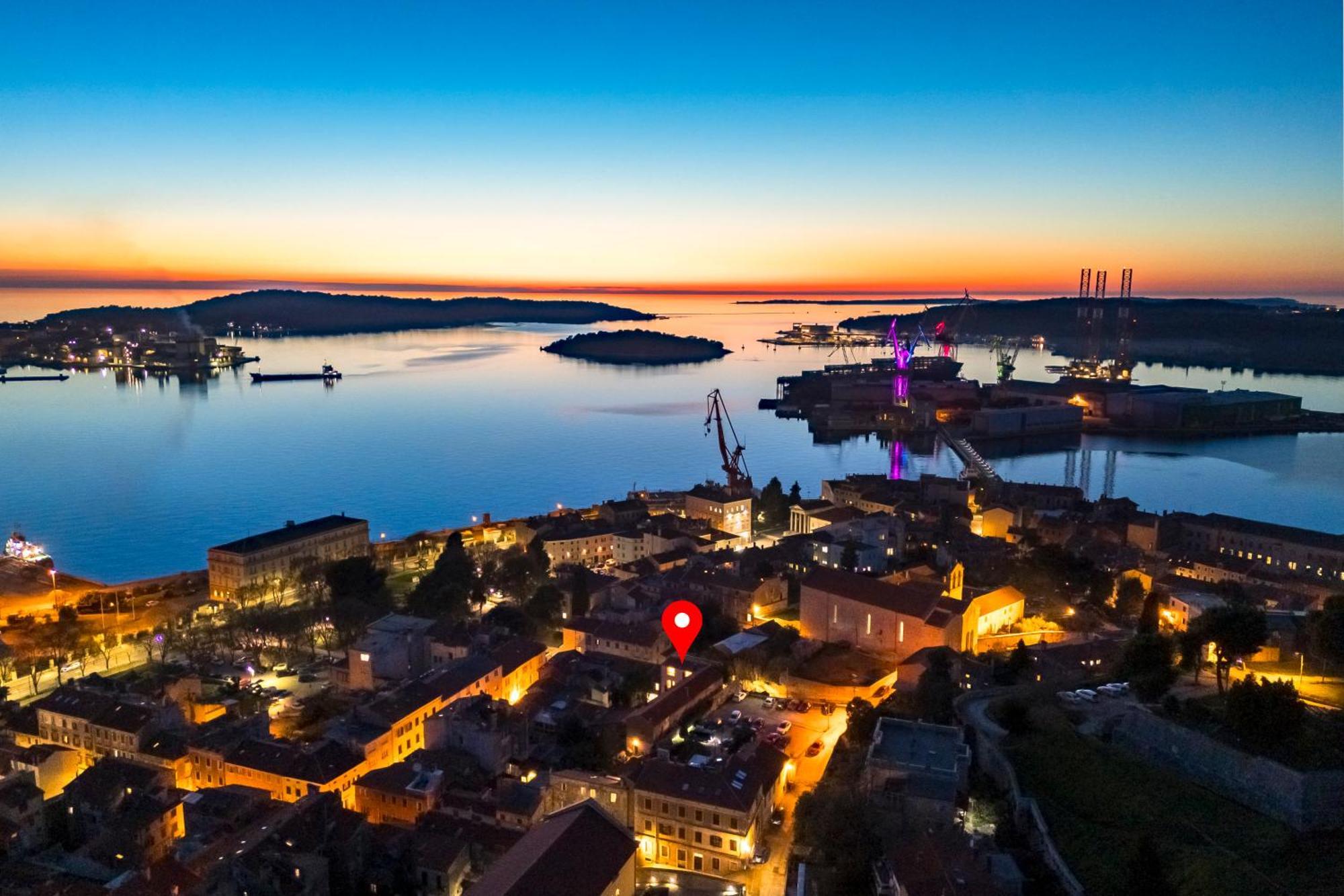 Pula Residence Rooms And Apartments Old City Center Esterno foto