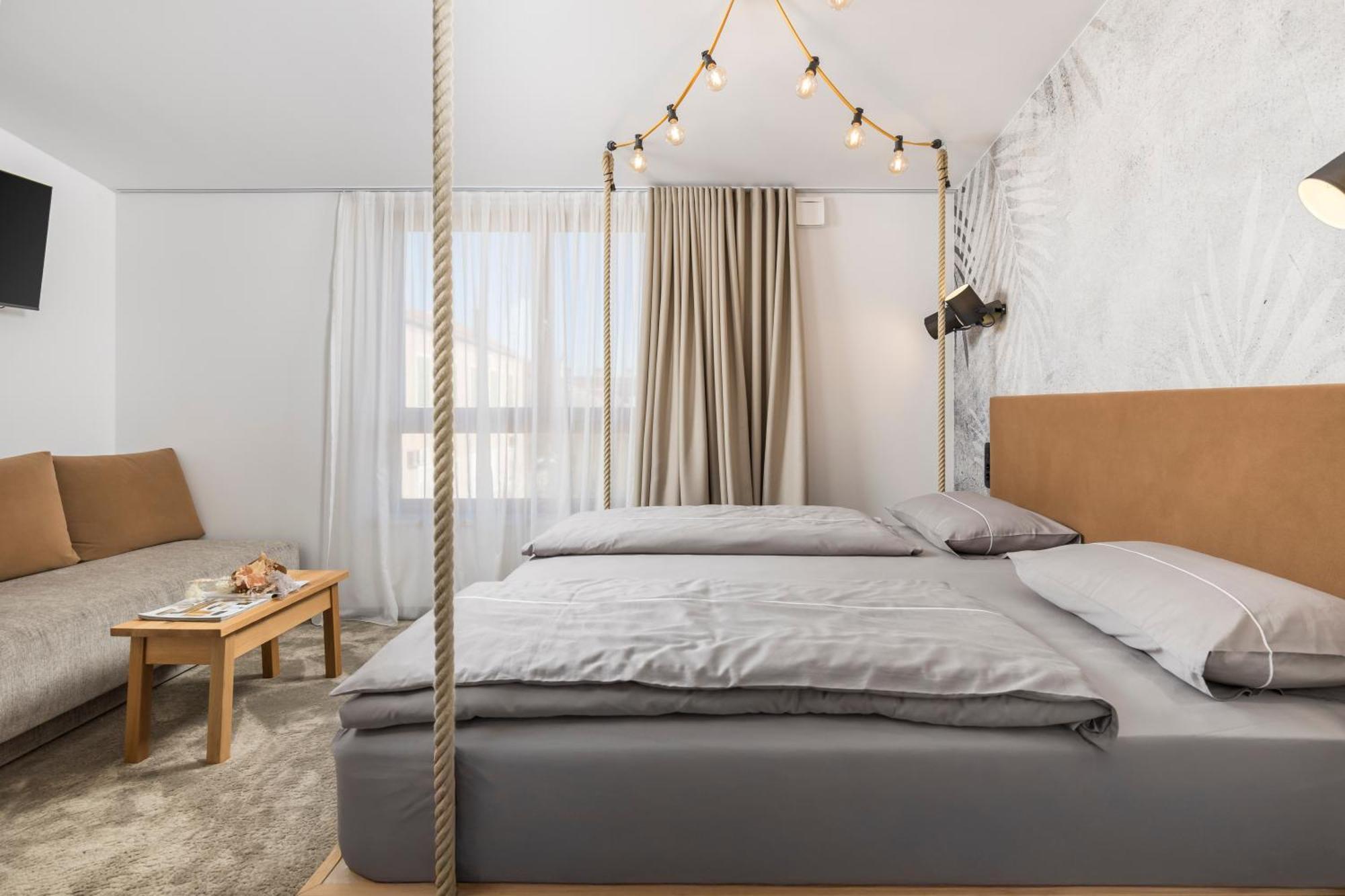 Pula Residence Rooms And Apartments Old City Center Esterno foto