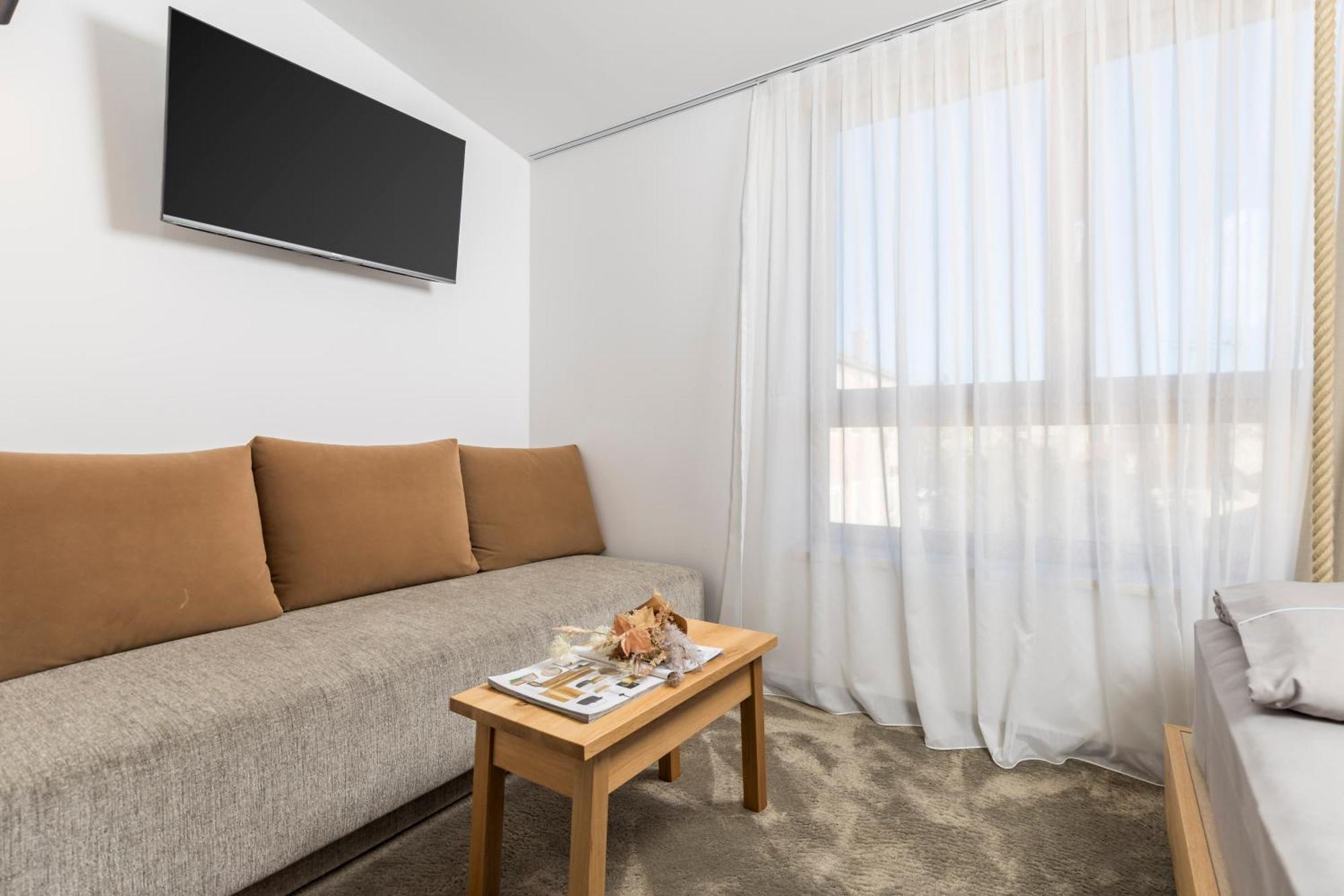Pula Residence Rooms And Apartments Old City Center Esterno foto